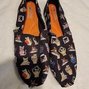 BOBS size 11W cats